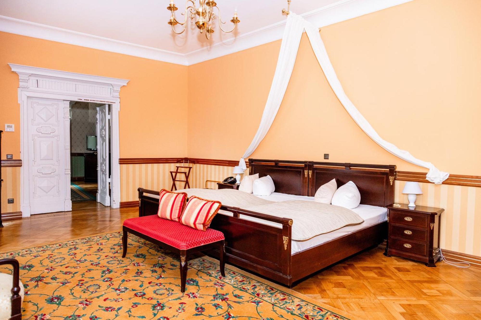 Hotel Schloss Schkopau Екстериор снимка