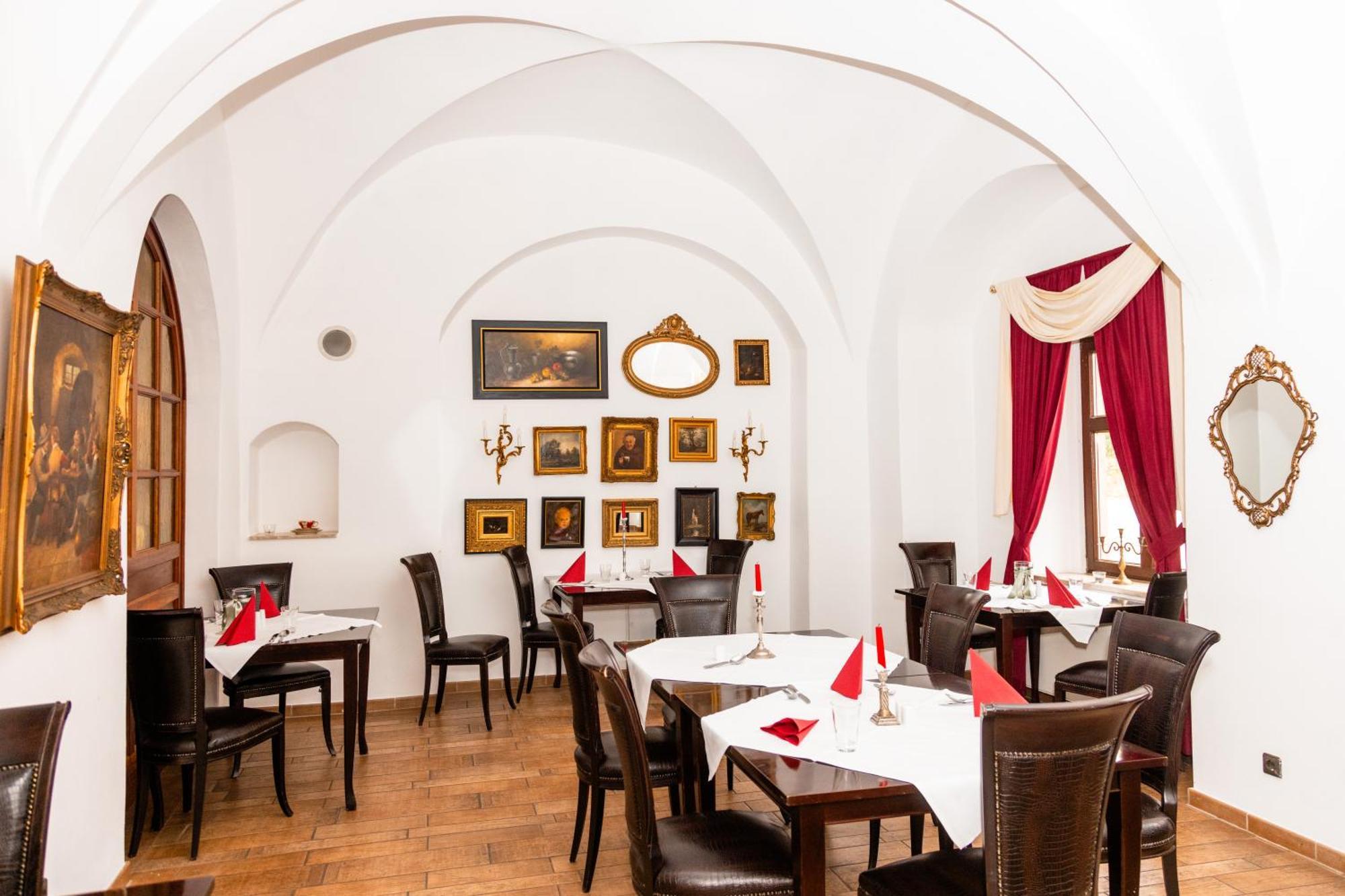 Hotel Schloss Schkopau Екстериор снимка