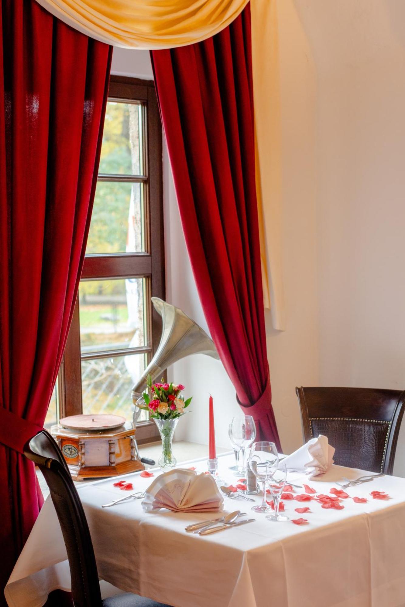 Hotel Schloss Schkopau Екстериор снимка